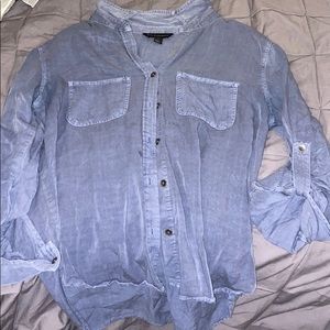 Long sleeve button up T-shirt, adjustable sleeves